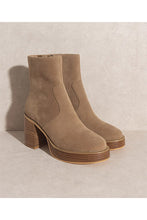 Load image into Gallery viewer, ALEXANDRA-PLATFORM ANKLE BOOTIES
