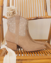 Load image into Gallery viewer, Cannes - Pearl Studded Western Boots
