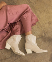 Load image into Gallery viewer, Cannes - Pearl Studded Western Boots
