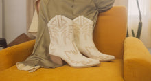 Load image into Gallery viewer, Nantes - Embroidered Cowboy Boots
