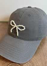 Load image into Gallery viewer, Bow baseball cap
