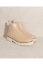 Load image into Gallery viewer, GIANNA-CHUNKY SOLE CHESEA BOOT
