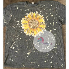 Load image into Gallery viewer, Leopard Sunflower Tee - Get Fleeked Up
